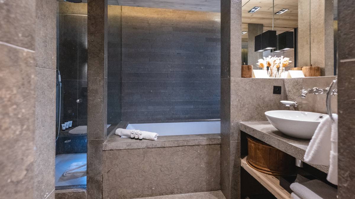 A photo shows a bathroom with all essentials carefully organized and neatly arranged.