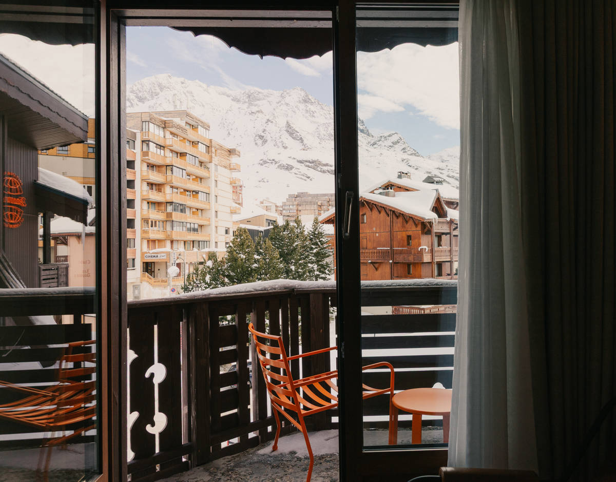 Vue sur le village de Val Thorens depuis le balcon privé.