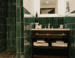 Salle de bain moderne en chambre Supérieure Famille, Val Thorens.