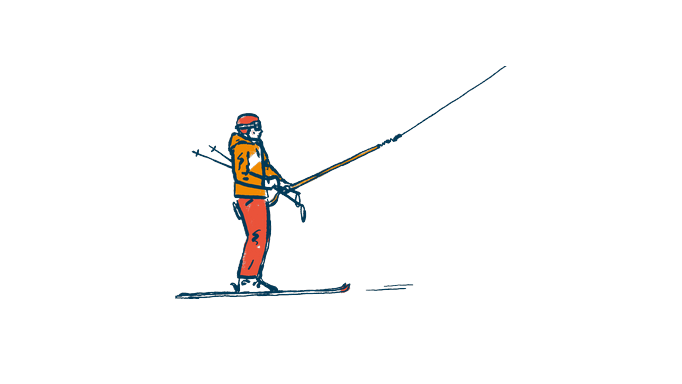 Skifahrer mit orangefarbener Jacke und roter Hose hält ein Seil auf weißem Grund